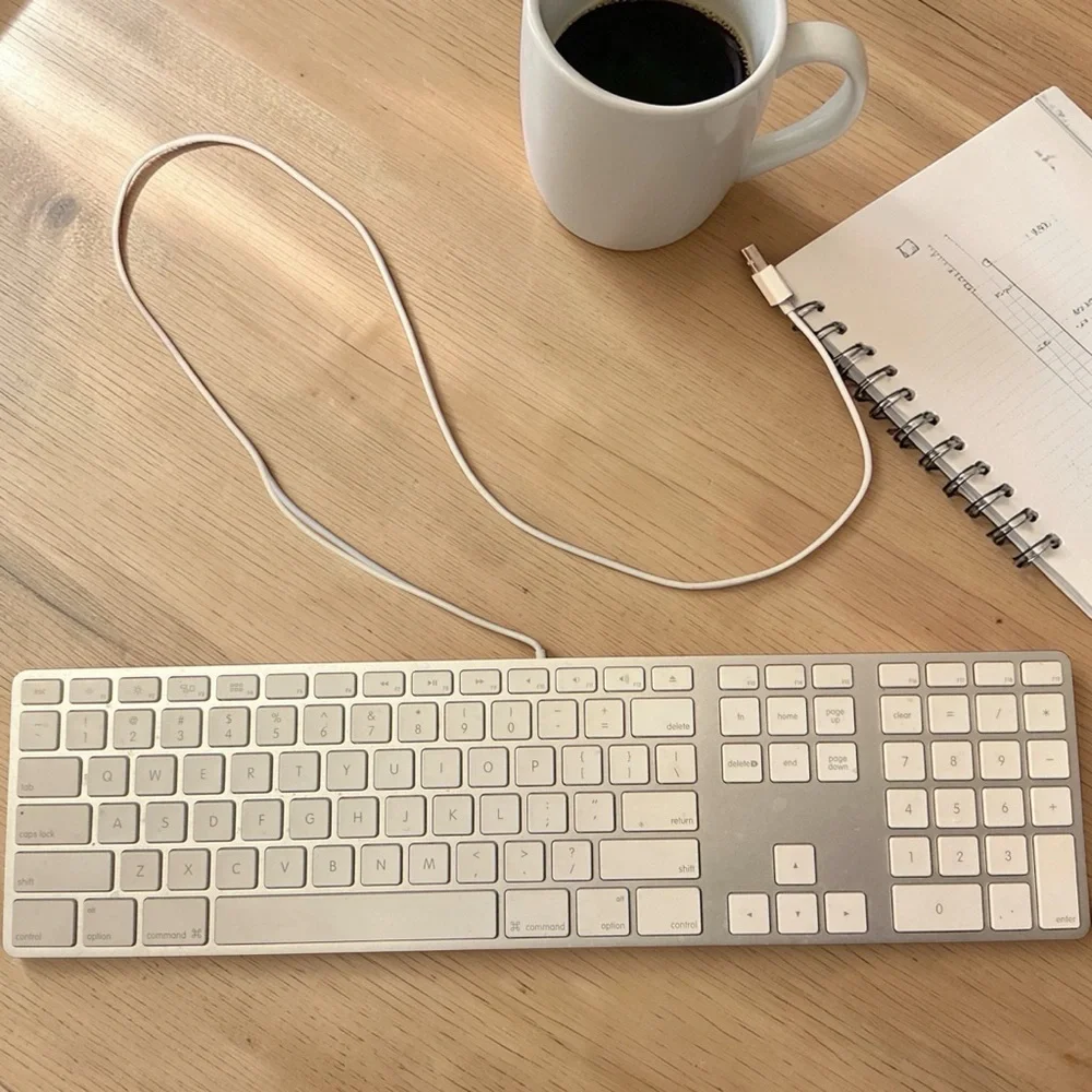 🍎Apple Model A1243 Slim White Aluminum Keyboard